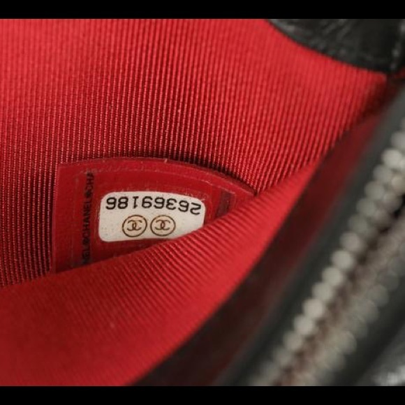 Chanel Gabrielle Chevron Black Clutch Chain Bag - Picture 8 of 8